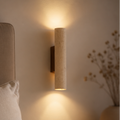 Applique Travertin Cylindre Wabi-Sabi — mise en situation chambre