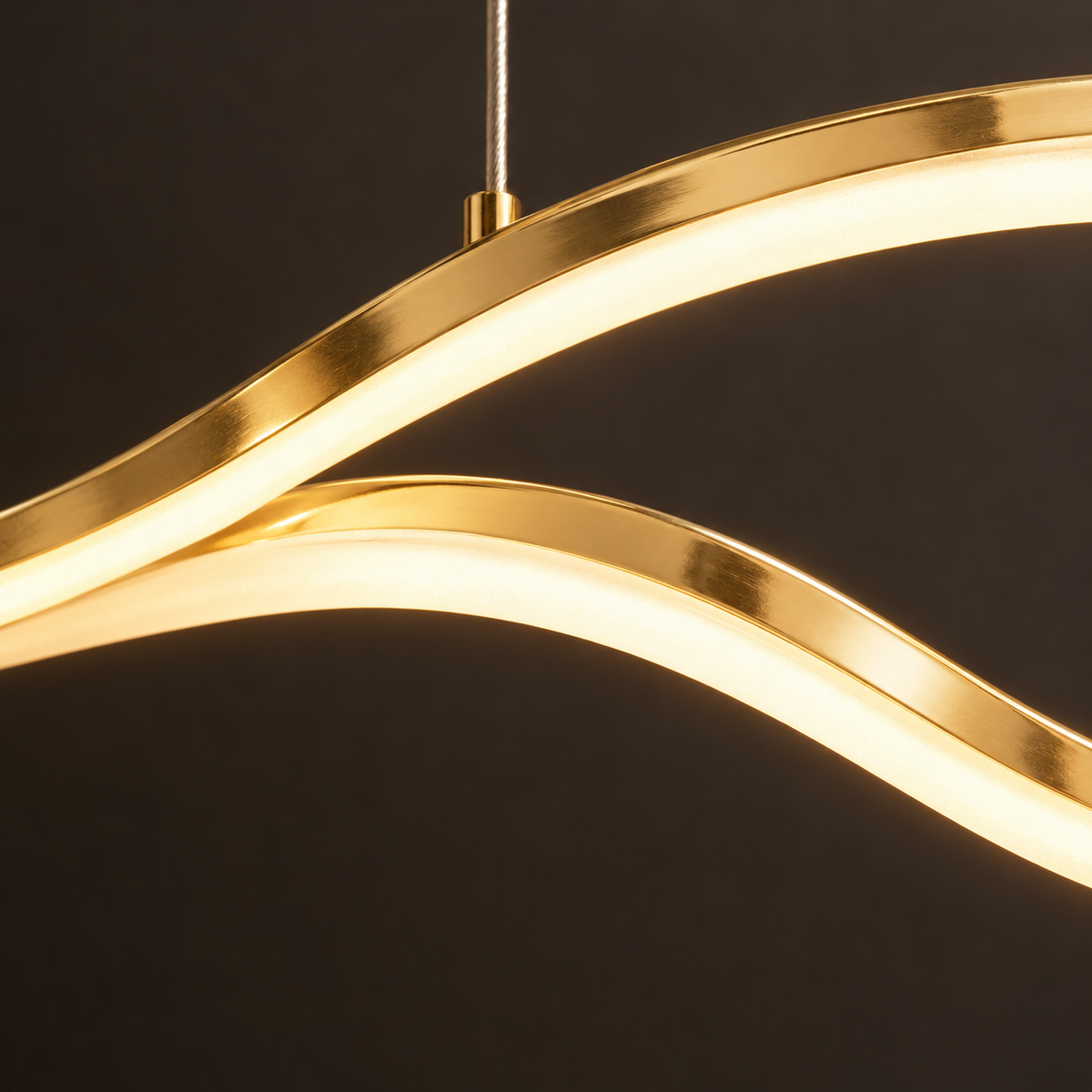 Lustre Barre Doré — gros plan détail matière