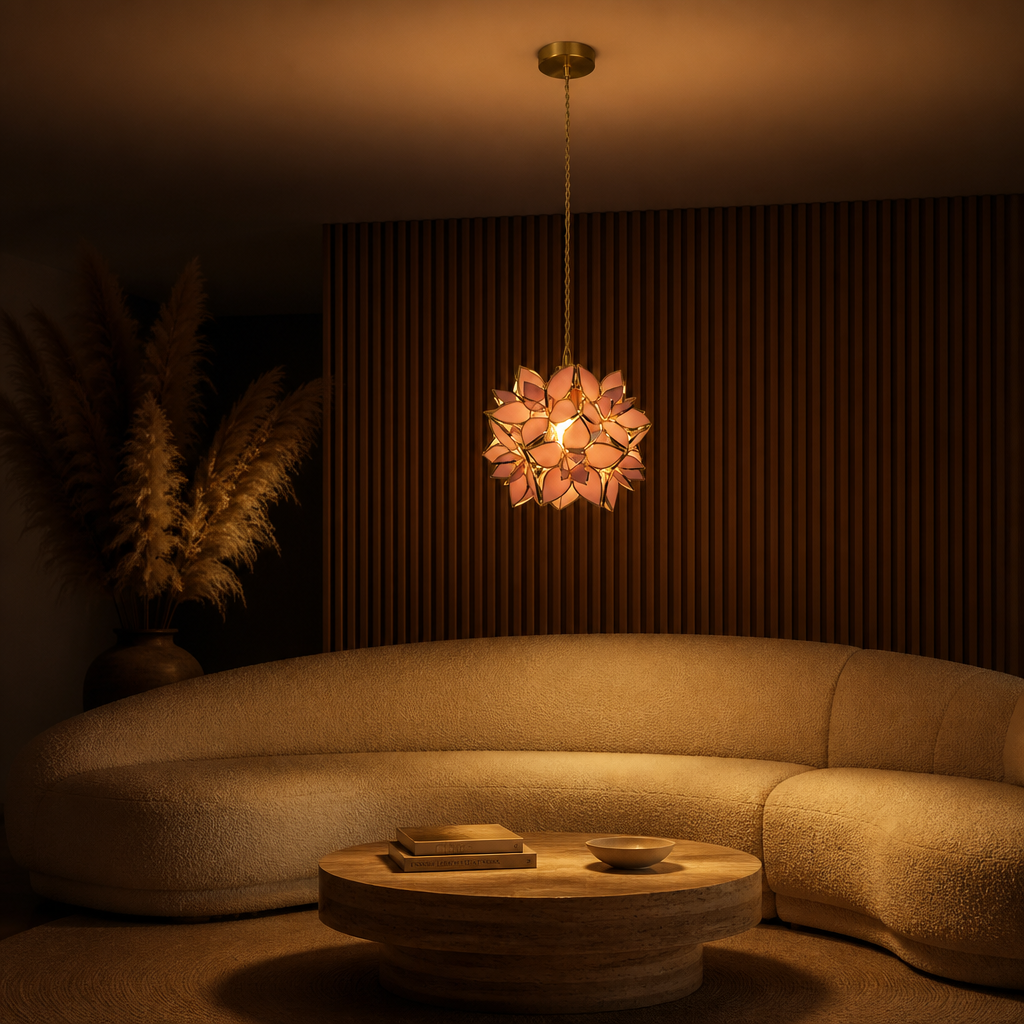 Suspension Fleur Verre Cuivre Artisanale Rose — ambiance soir salon contemporain