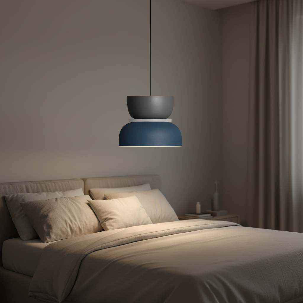 Suspension Macaron Bicolore Gris et Bleu Nuit M — mise en situation chambre